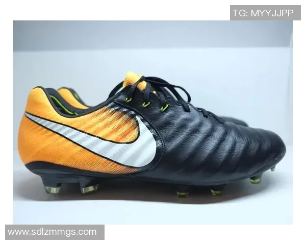 足球鞋背后的传奇球星身份揭秘他们如何影响足球历史与风格